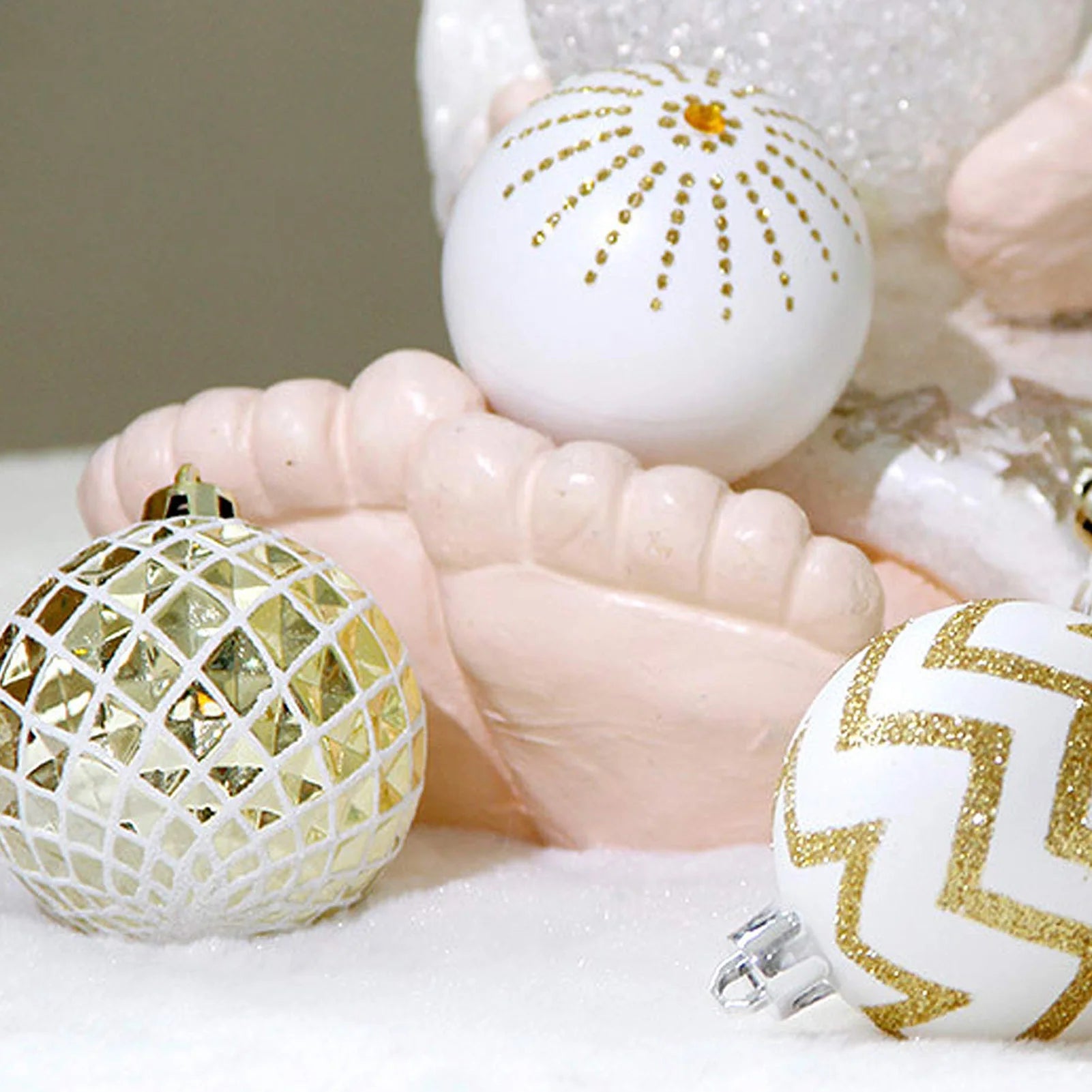 30pcs Shatterproof Gold & White Christmas Ornaments - Image 6