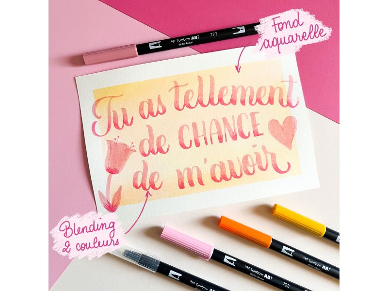 Brushlettering message pour St-Valentin avec blending et fond aquarelle