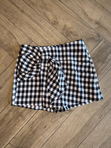 BET ON ME Gingham Ruffle Skort