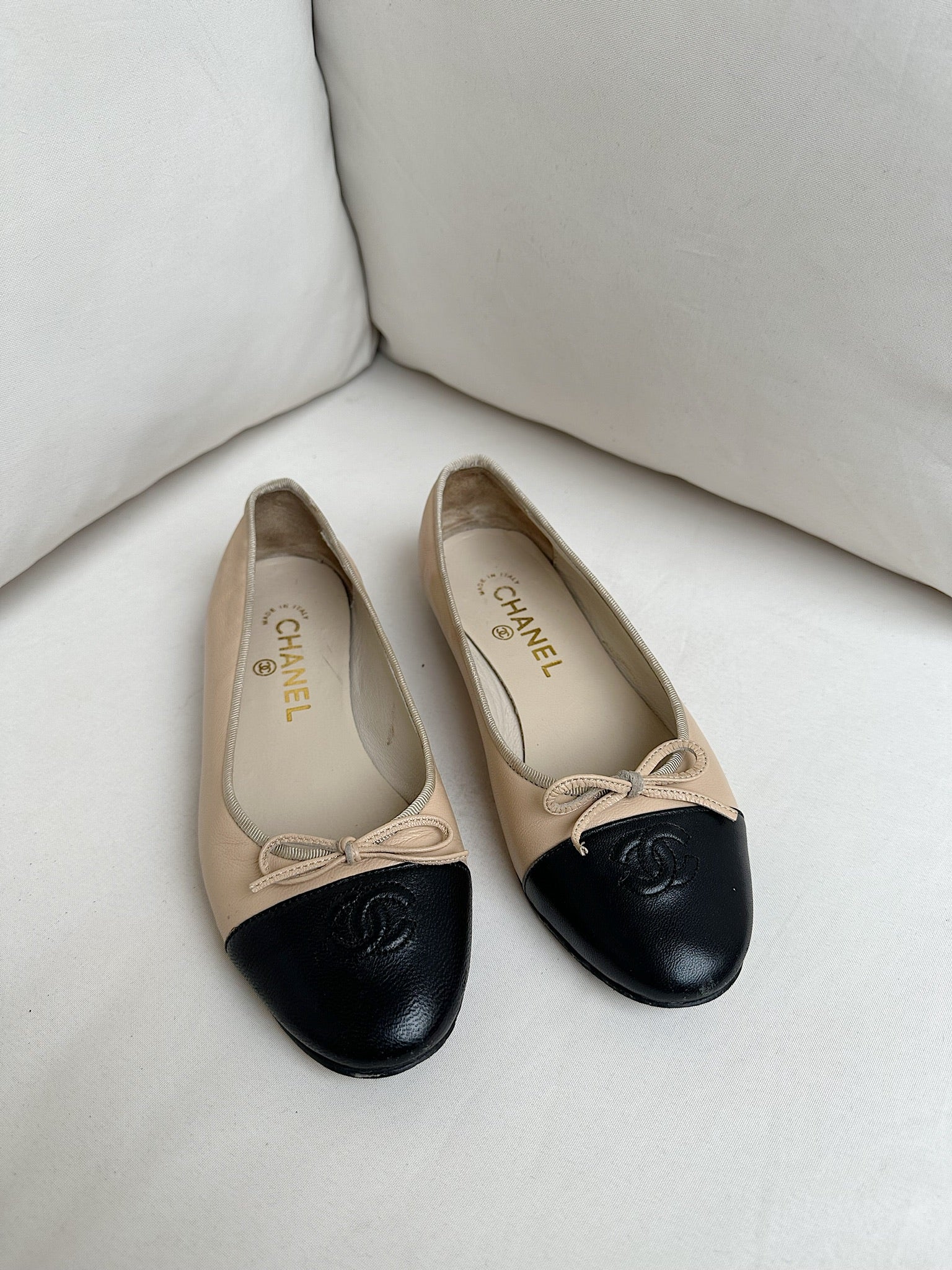 Chanel Classic Two Tone Ballet Flats – Luxury