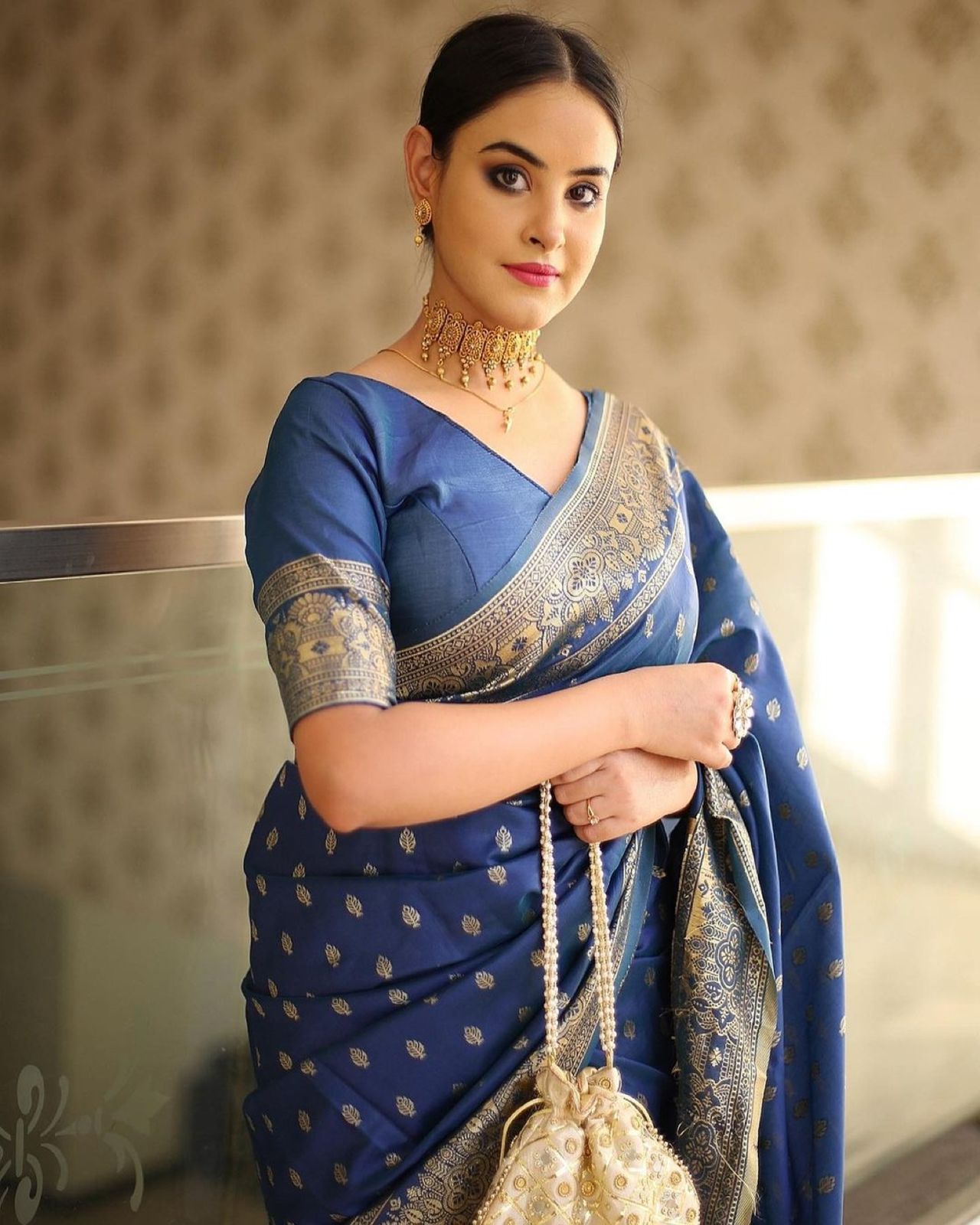 Navy Blue Soft Banarasi Silk Saree With Outstanding Blouse Piece