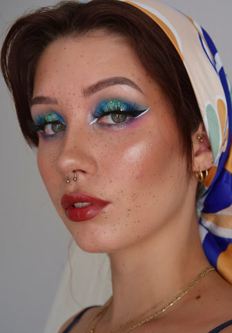 idée-make-up-bleu-polysirène