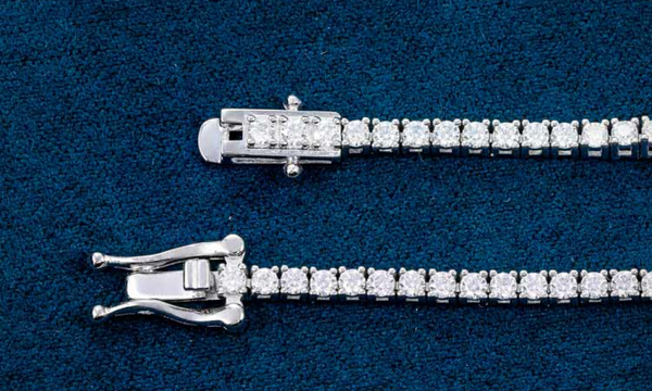 St Patrick Shamrock Crystal Beaded Bracelet with Magnetic Closure for Women
