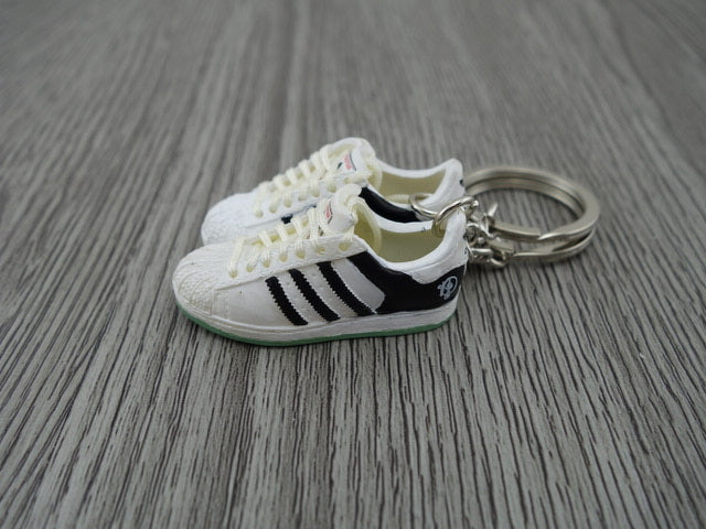 adidas superstar keychain