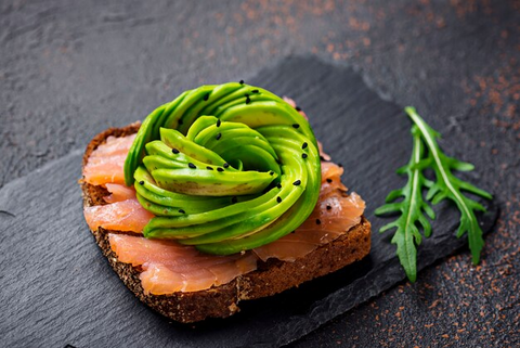 Low_Carb_Valentines_Day_Meal_Avocado_Rose_Salmon