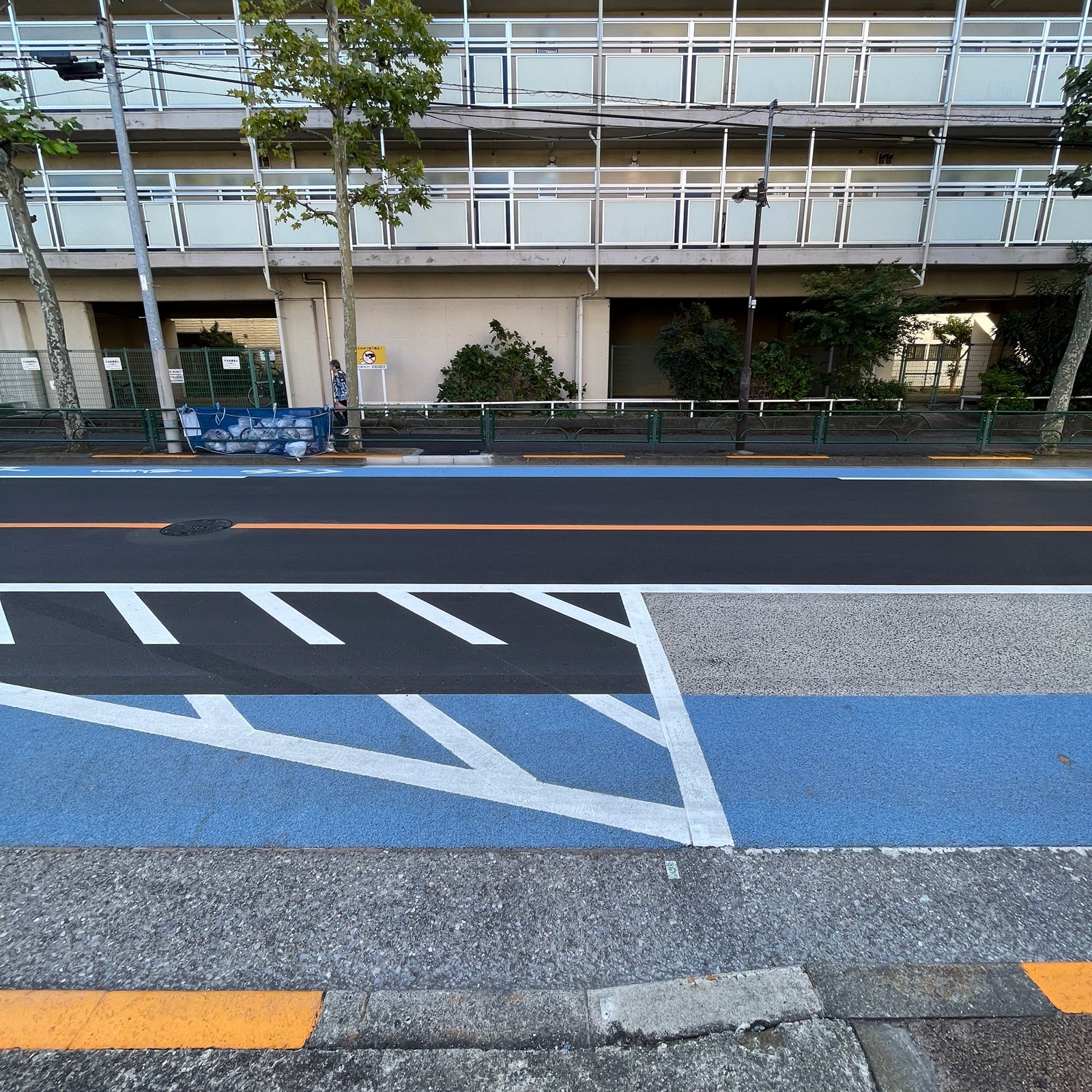 road markings in Japan