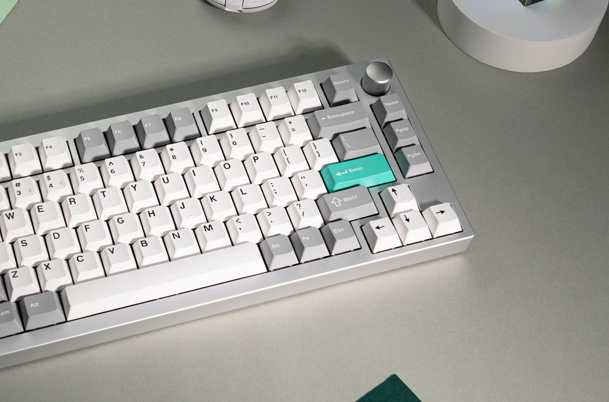 Lemokey-P1-Silver-Keycaps.jpg__PID:4e9cb867-93ed-41cf-b590-e6d5e27bdb84