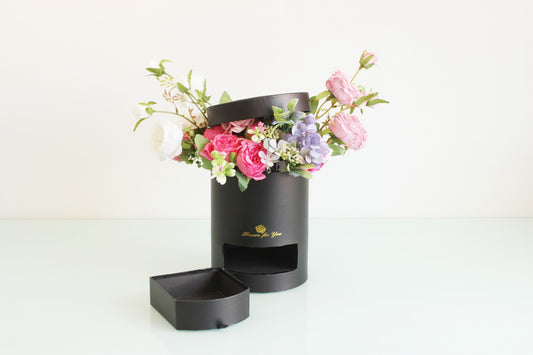 Pearly Round Flower Hat Box with Tassel, Flower Packaging