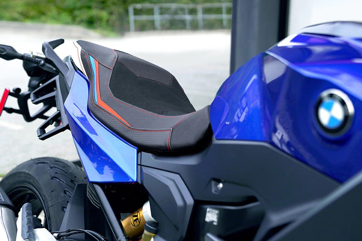 Grippy synthetic suede on Luimoto seat cover for enhanced performance