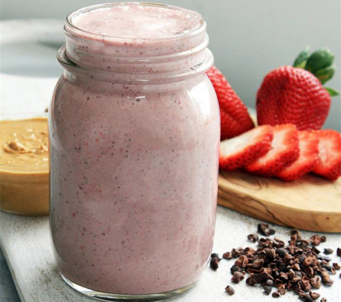 Smoothie aux fraises et au beurre de cajou