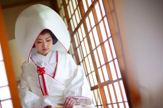 Japan-Traditionelle Brautkleider 1