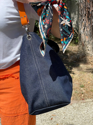 Le sac Hobo en Denim et cuir orange