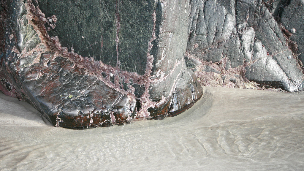Peridotite serpentine, Downas Cove, Lizard Peninsula, West Cornwall