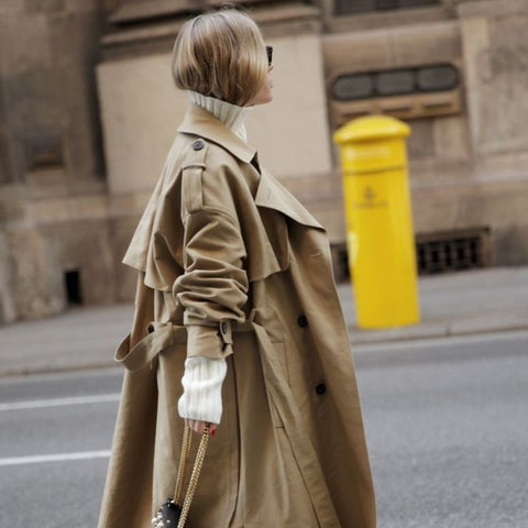 Mẫu áo Trench Coat màu nâu đất thịnh hành