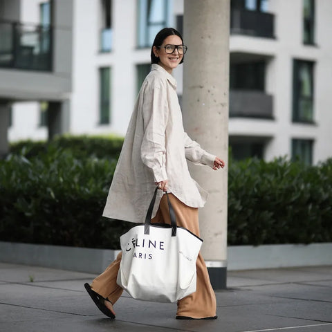 Phối túi Tote cùng quần culottes