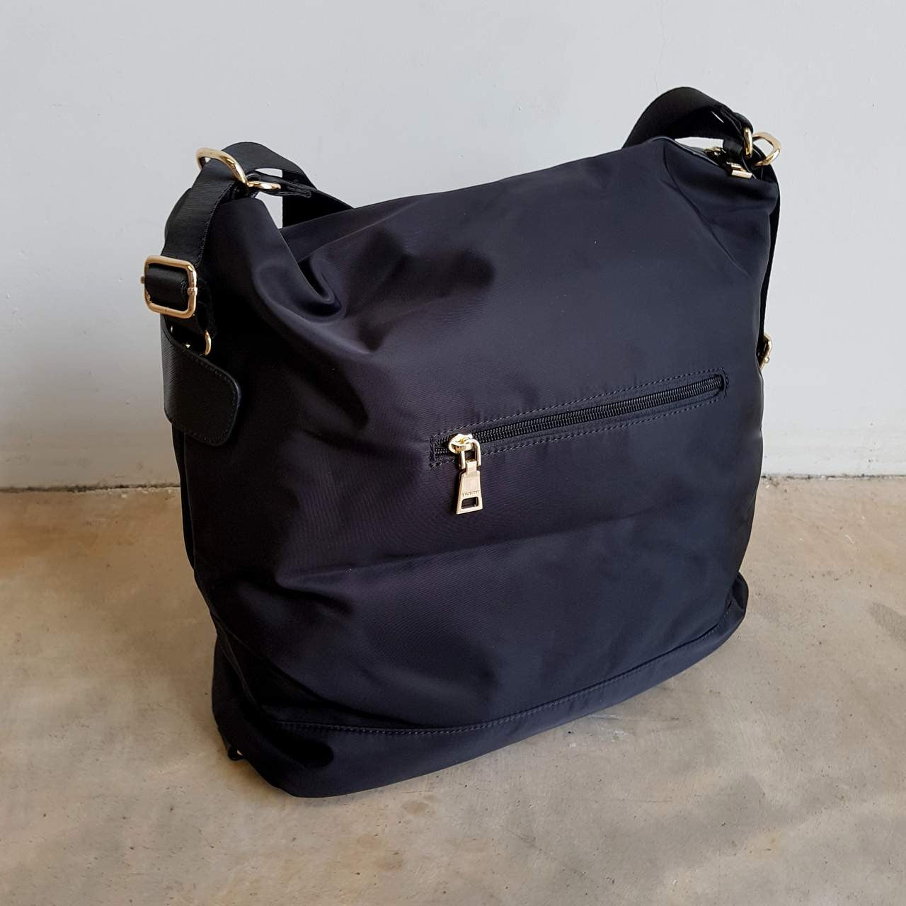 Globe Trotter Nylon Twill Zippered Shoulder Bag Backpack – KOBOMO