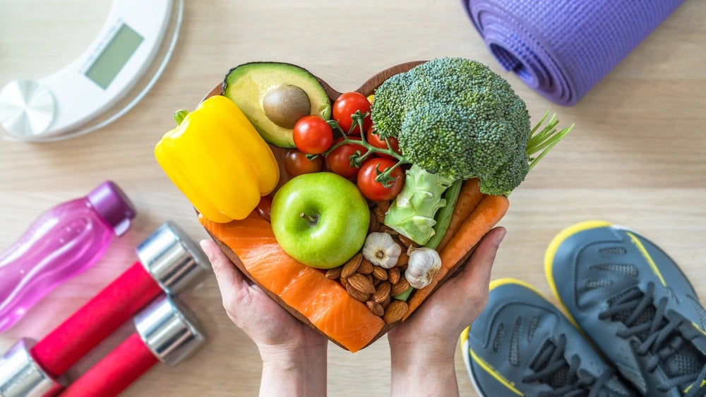 Healthy meal alongside workout equipment, symbolizing the importance of combining a balanced diet and regular exercise to reduce Semaglutide side effects and enhance treatment outcomes.