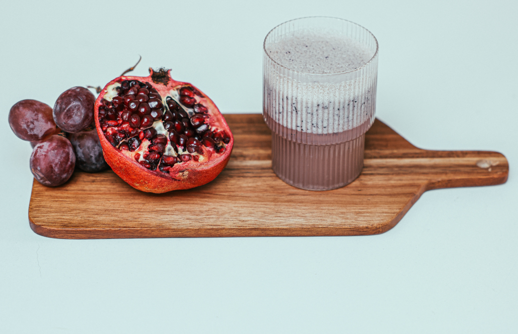 pomegranate juice, pomegranate seeds