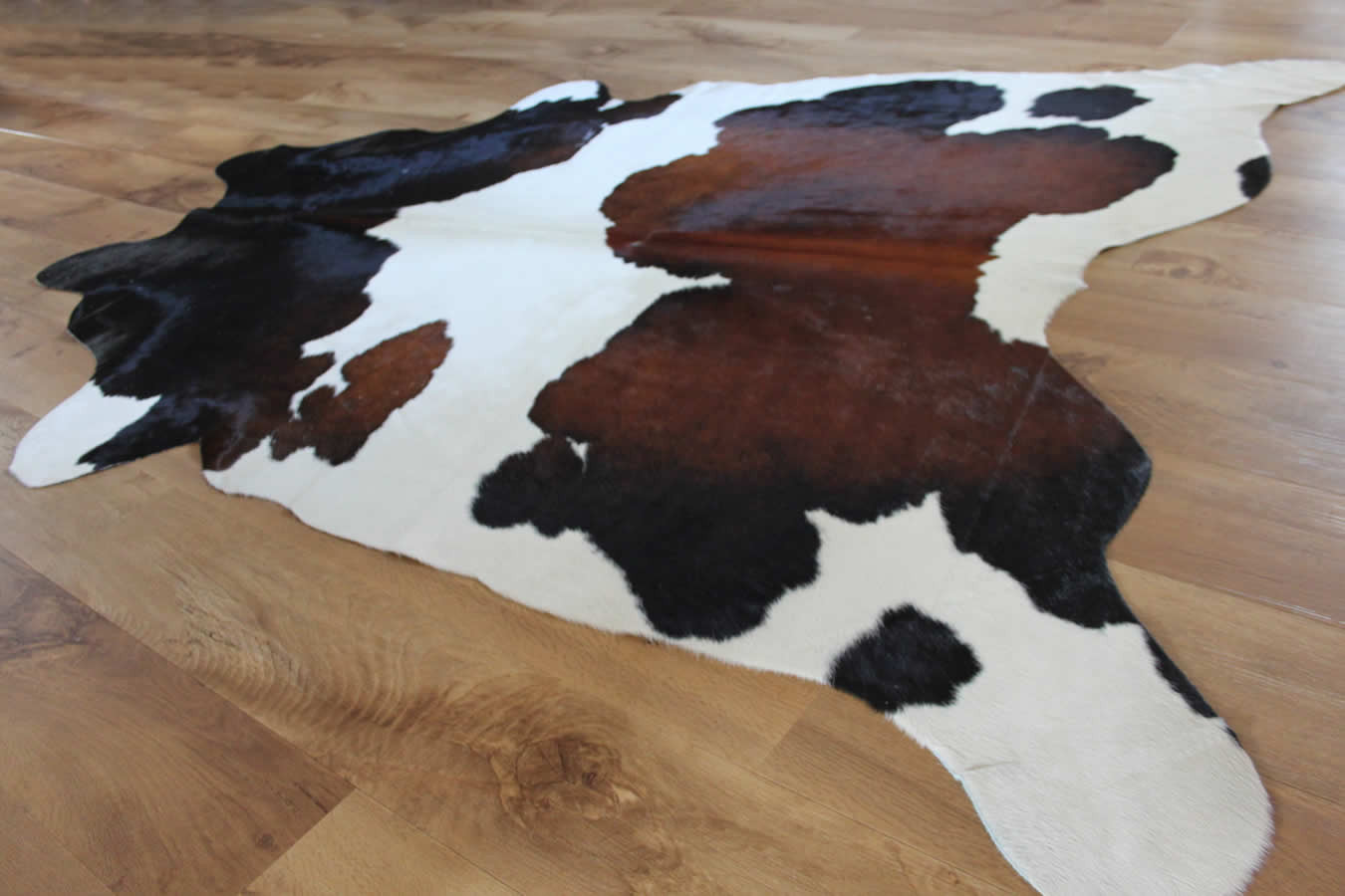 Luxury Cowhide Rug Tri Colour Rich Dark Brown Lustre Cowhide Rugs