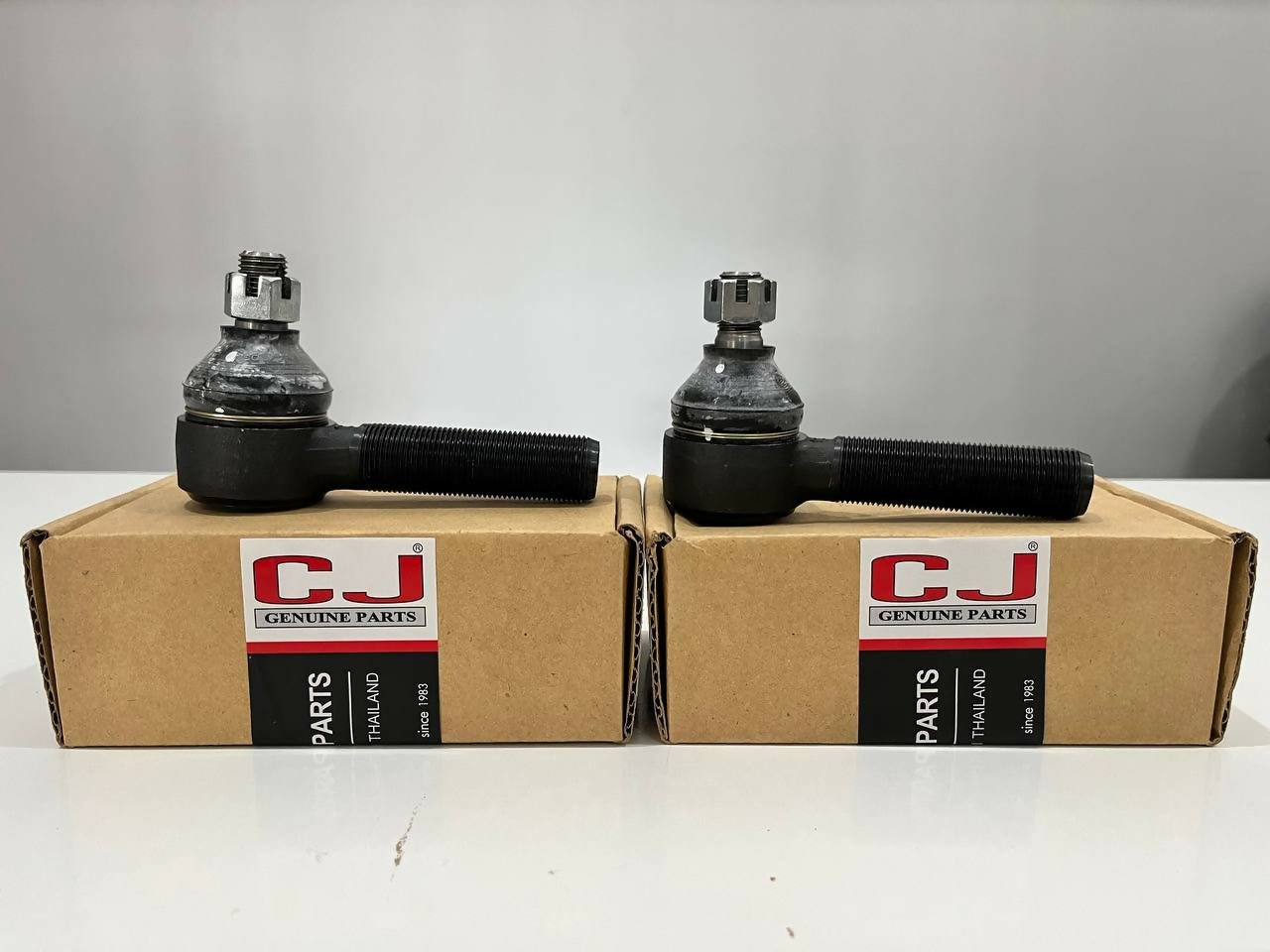 TIE ROD END FOR Hilux Tiger 4WD 90-,FORTUNER 05