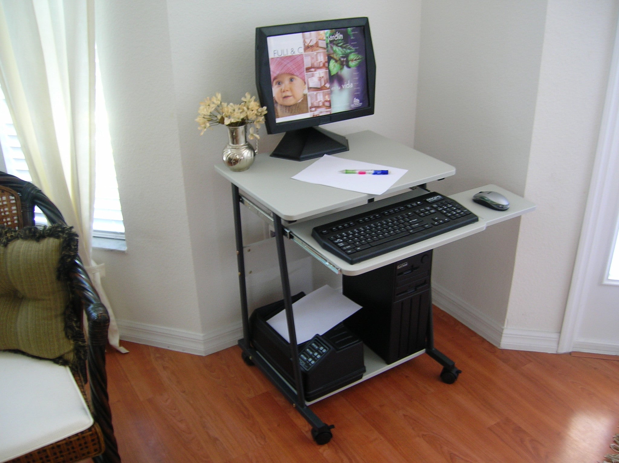 24" compact mobile computer desk with keyboard tray & mouse tray