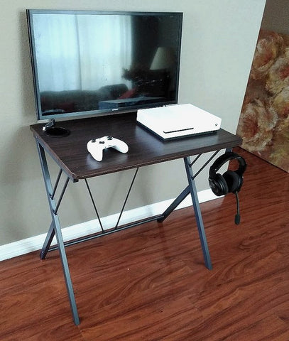 Compact-32-inch-wide-gaming-desk-with-headphone-hook-and-cup-holder-boy