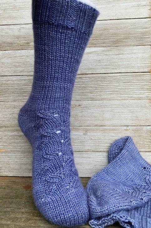 Her Garden's Flowers Free sock pattern – Biscotte Yarns