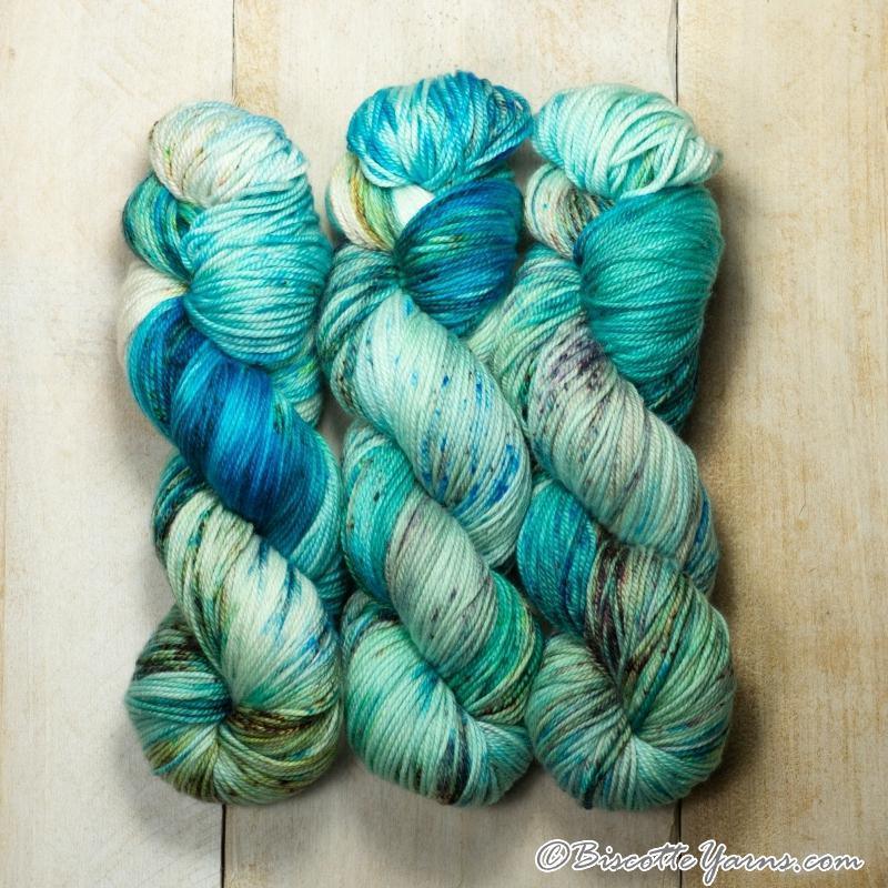 DK PURE, SPECKLED dk weight yarn NIGHTINGALE