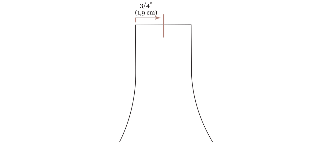 A close up digital drawing of the olive jumpsuit bodice straw opening with an arrow pointing out the center point of the strap opening labeled 3/4" (1,9 cm)