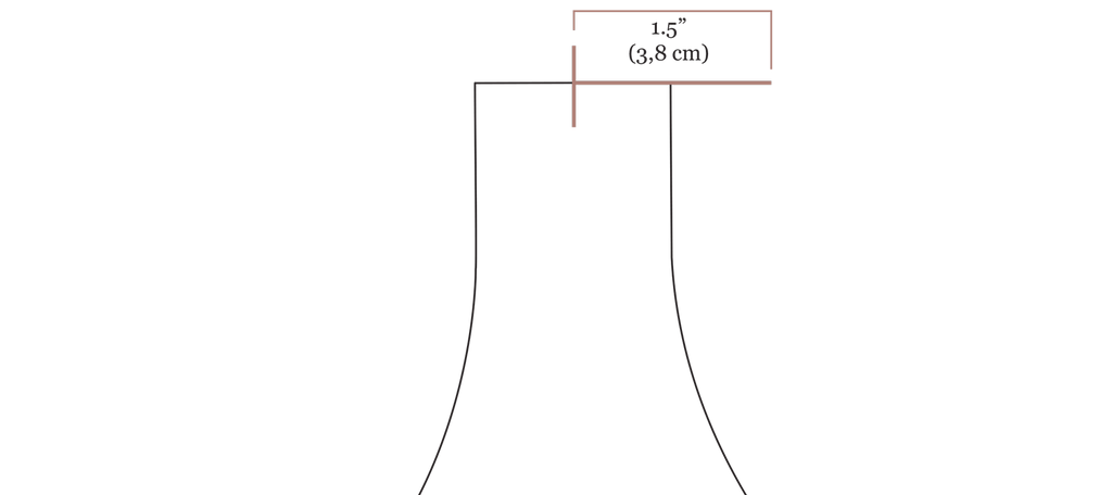 A close up digital drawing of the olive jumpsuit bodice strap opening with a new line in pink drawn to the right of the strap with the label 1.5" (3,8 cm)