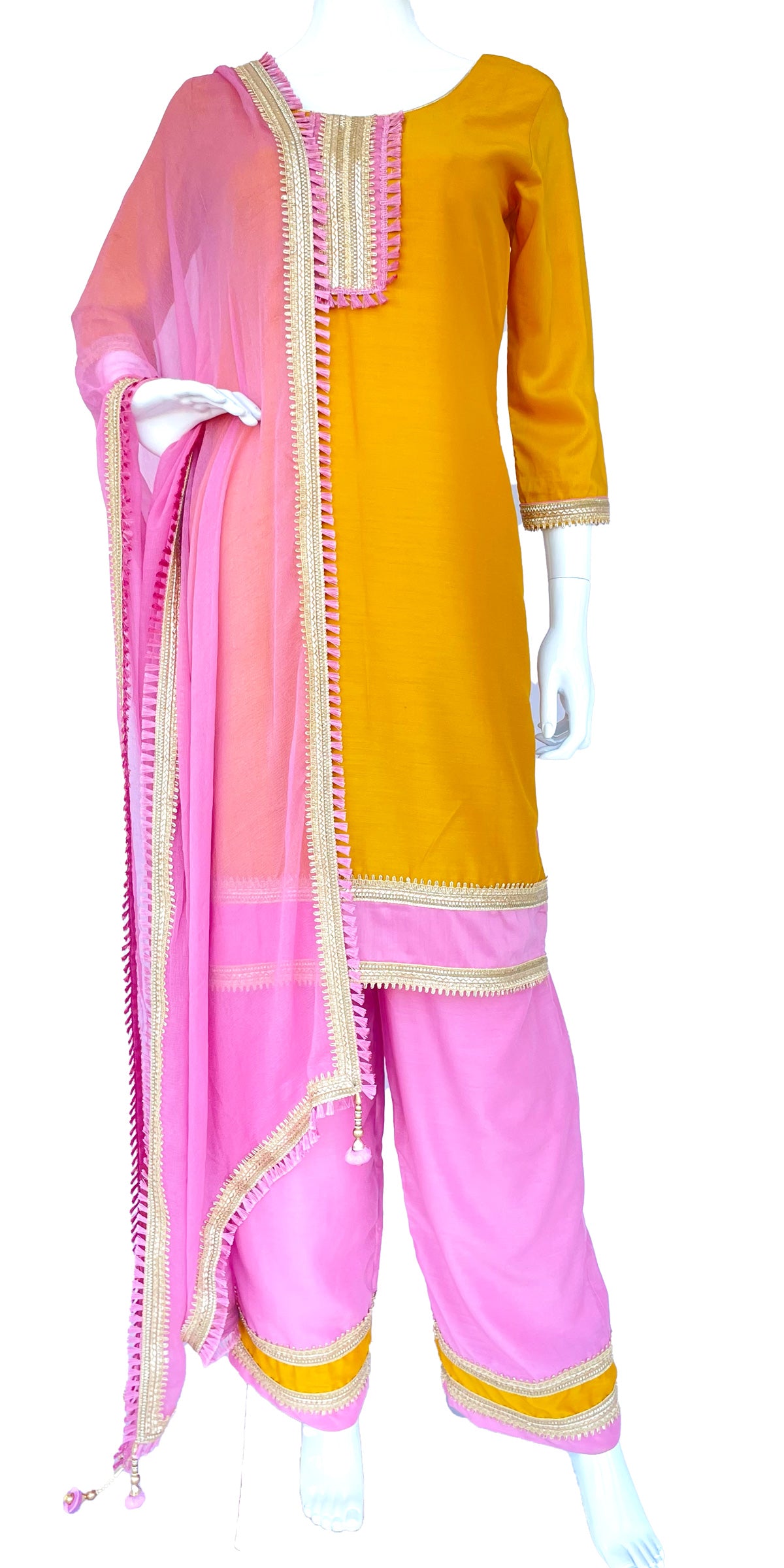 Hand Worked, Mirror-zari Worked Straight Kurti With Pant & Dupatta, Cotton  Suit, Punjabi Ladies Suit, Patiyala dress, Punjabi Salwar Suit, Designer  Punjabi Suit, पंजाबी सूट - Cabric, Mumbai | ID: 26144404833