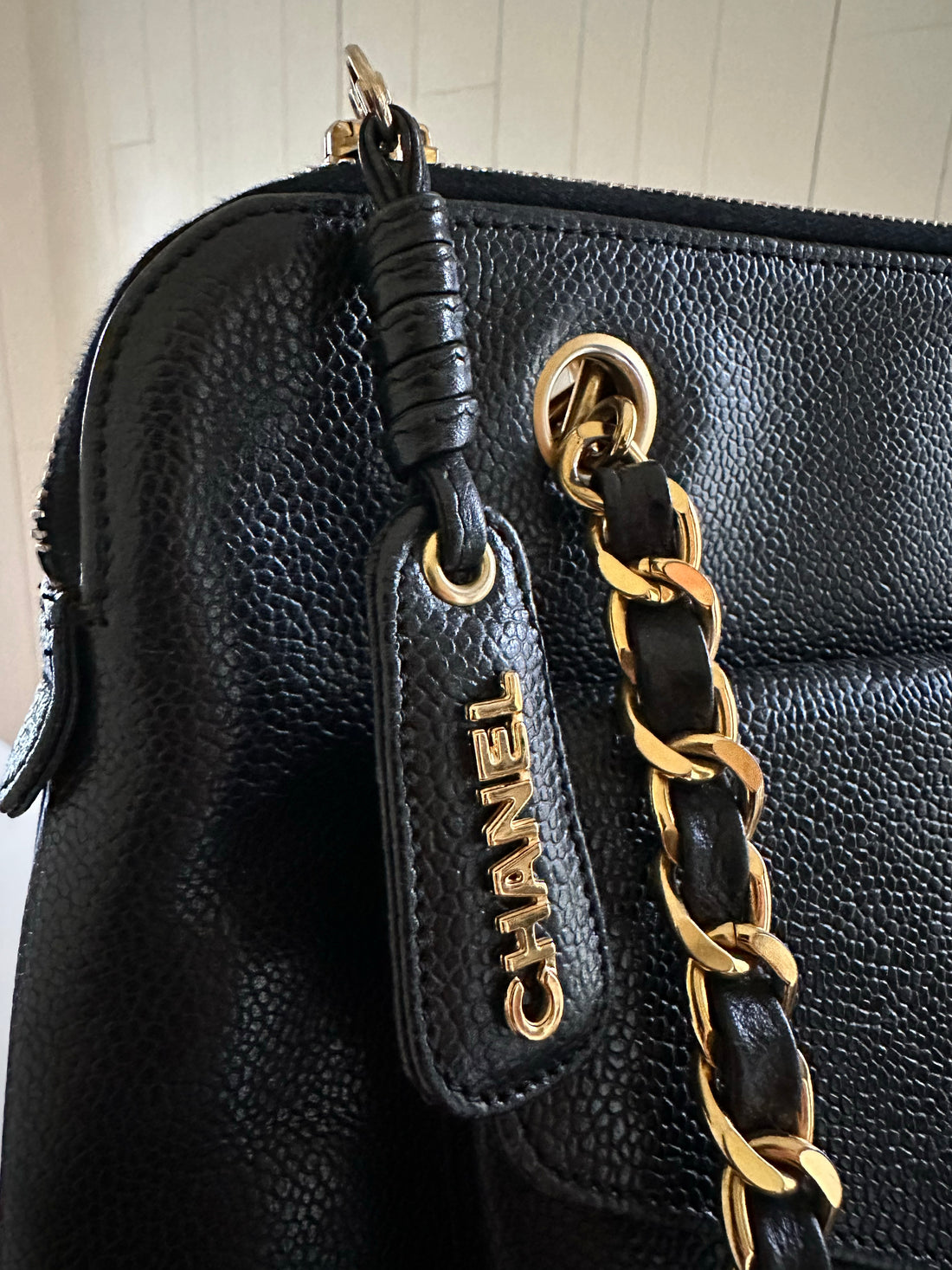 CHANEL BLACK SAC RABAT LAMBSKIN W/CC LOGO AGED GOLD, UNI 94305