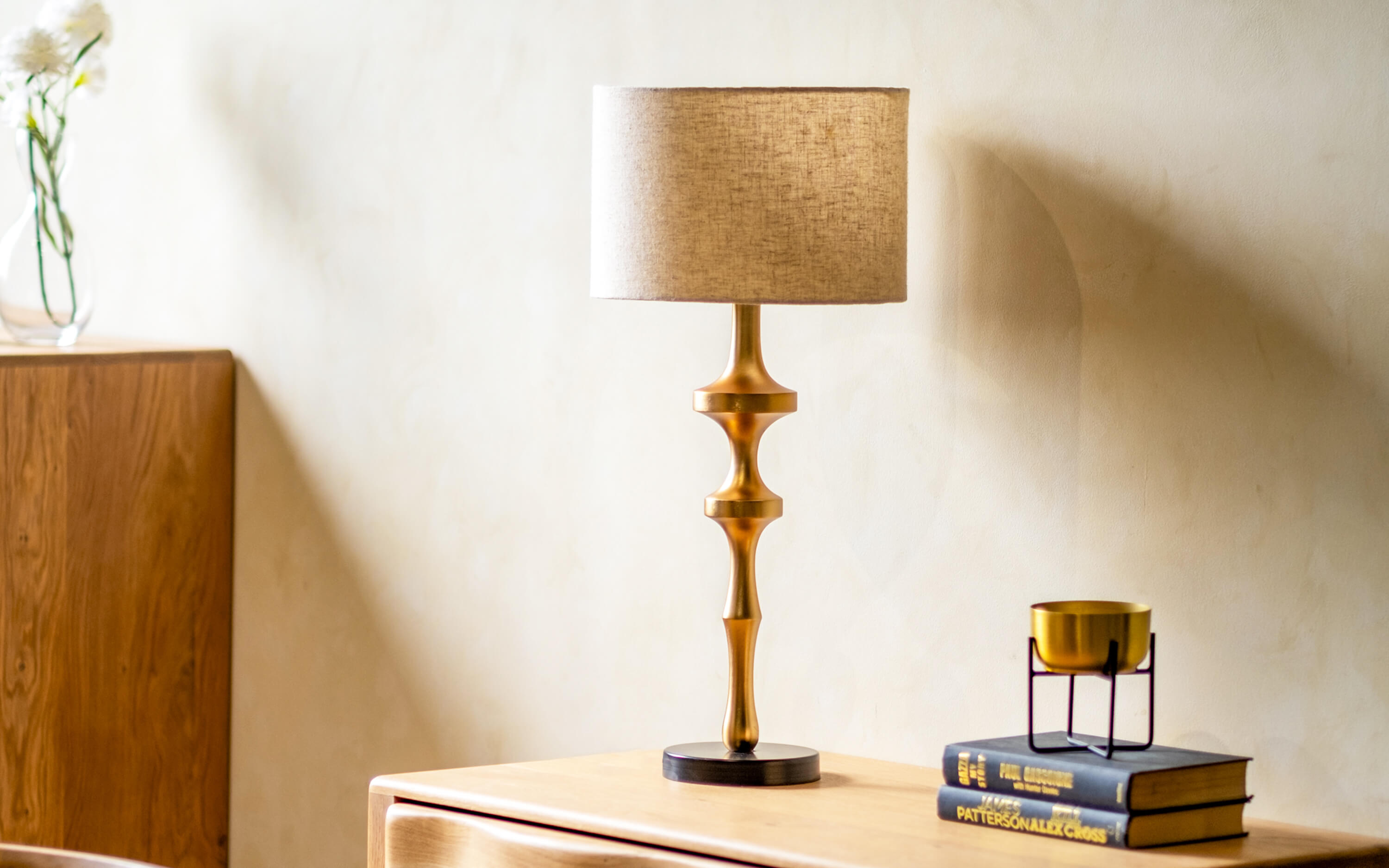 table lamp on the chest of drawer for modern style
