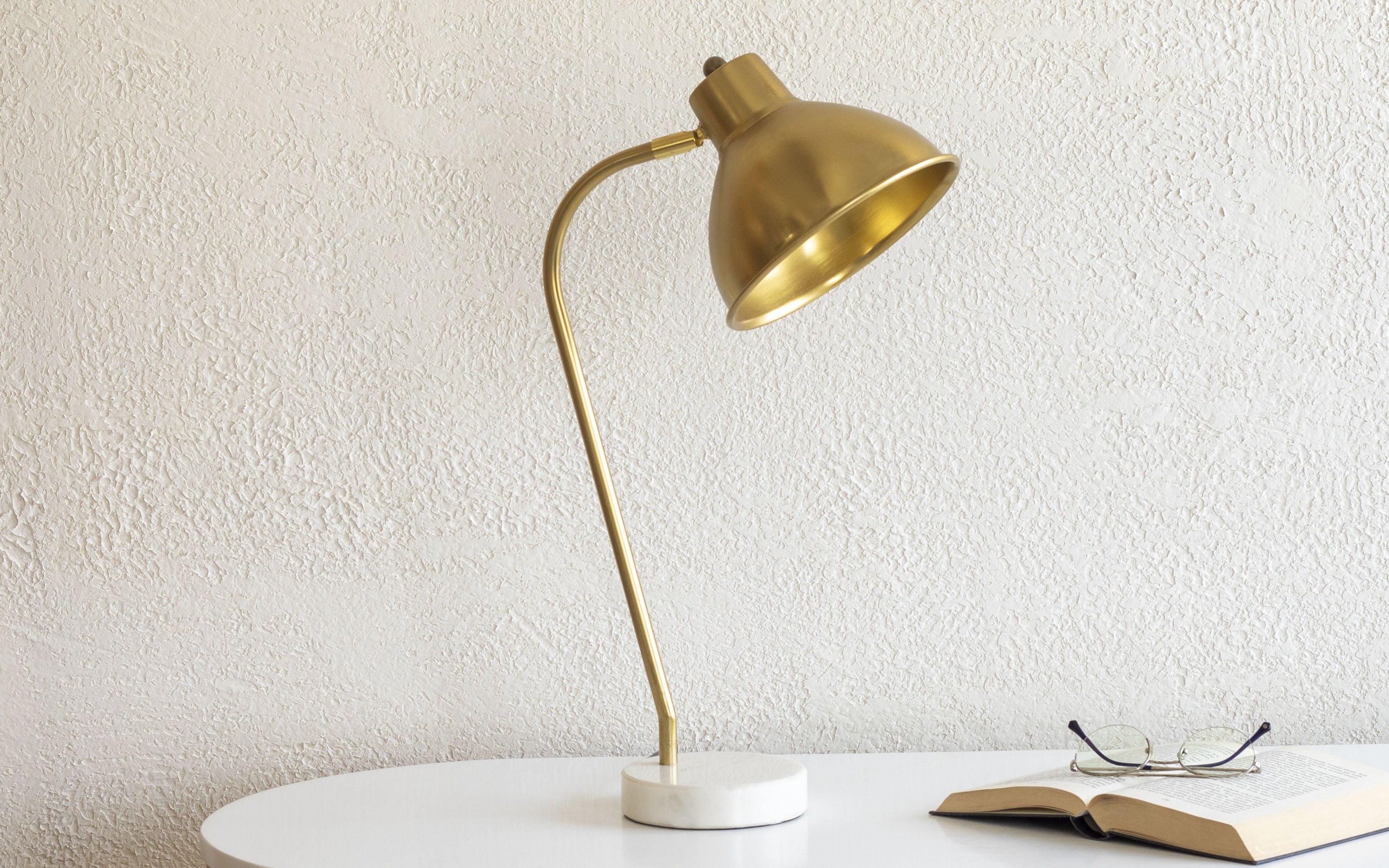 A study table lamp for your working mother