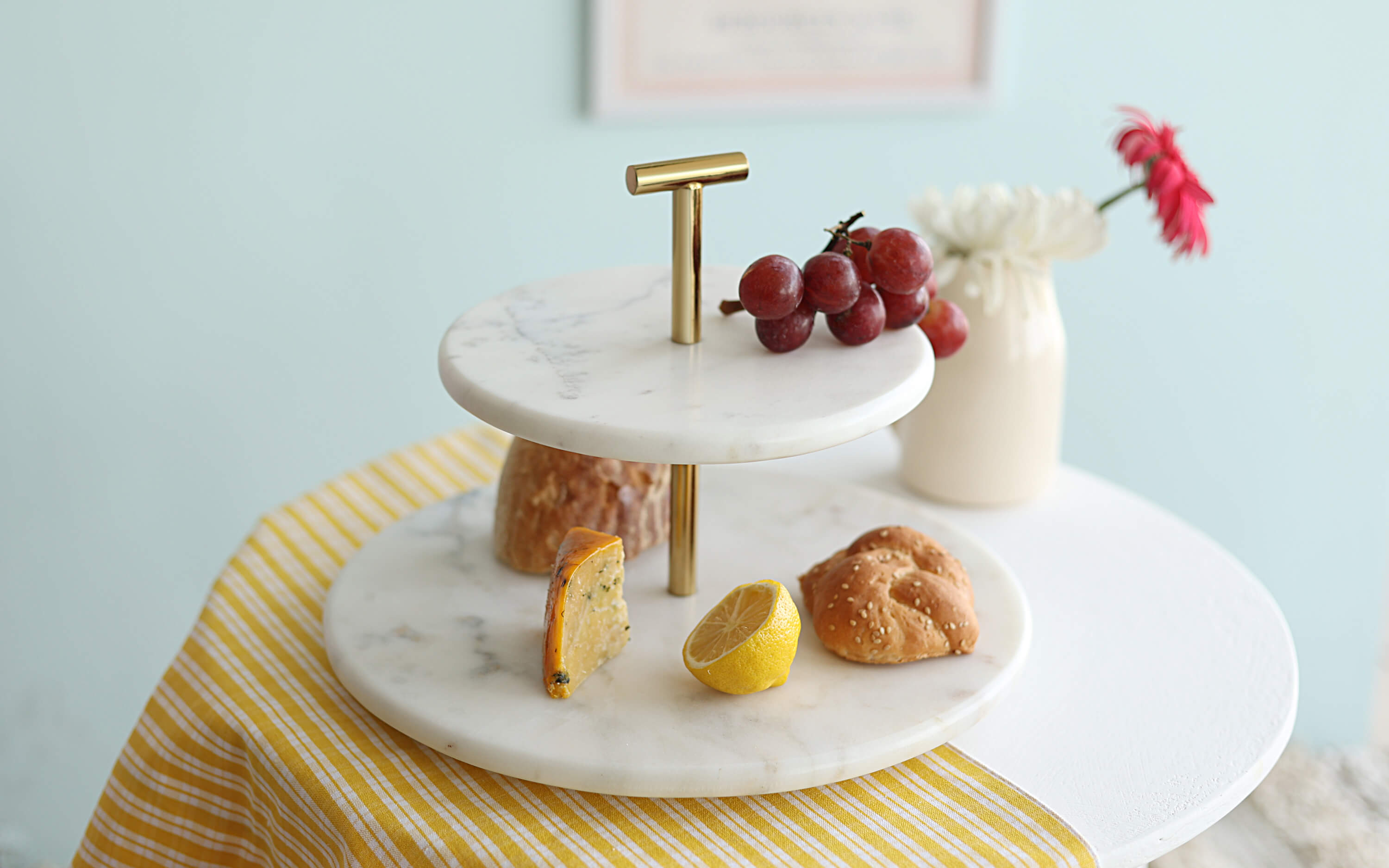 Gift your mother a cake stand
