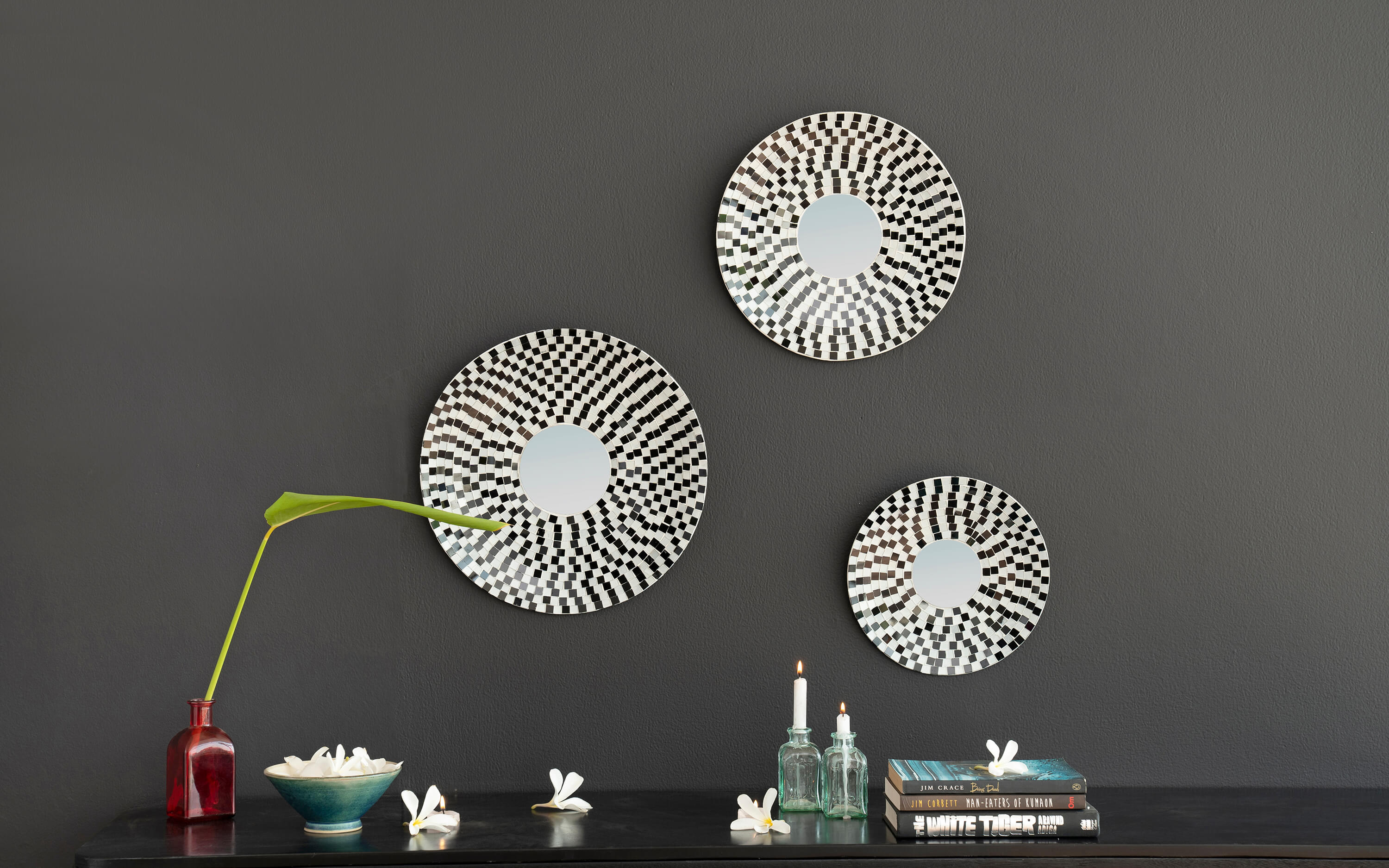 Hades Round stylish Wall Decor Set Of 3