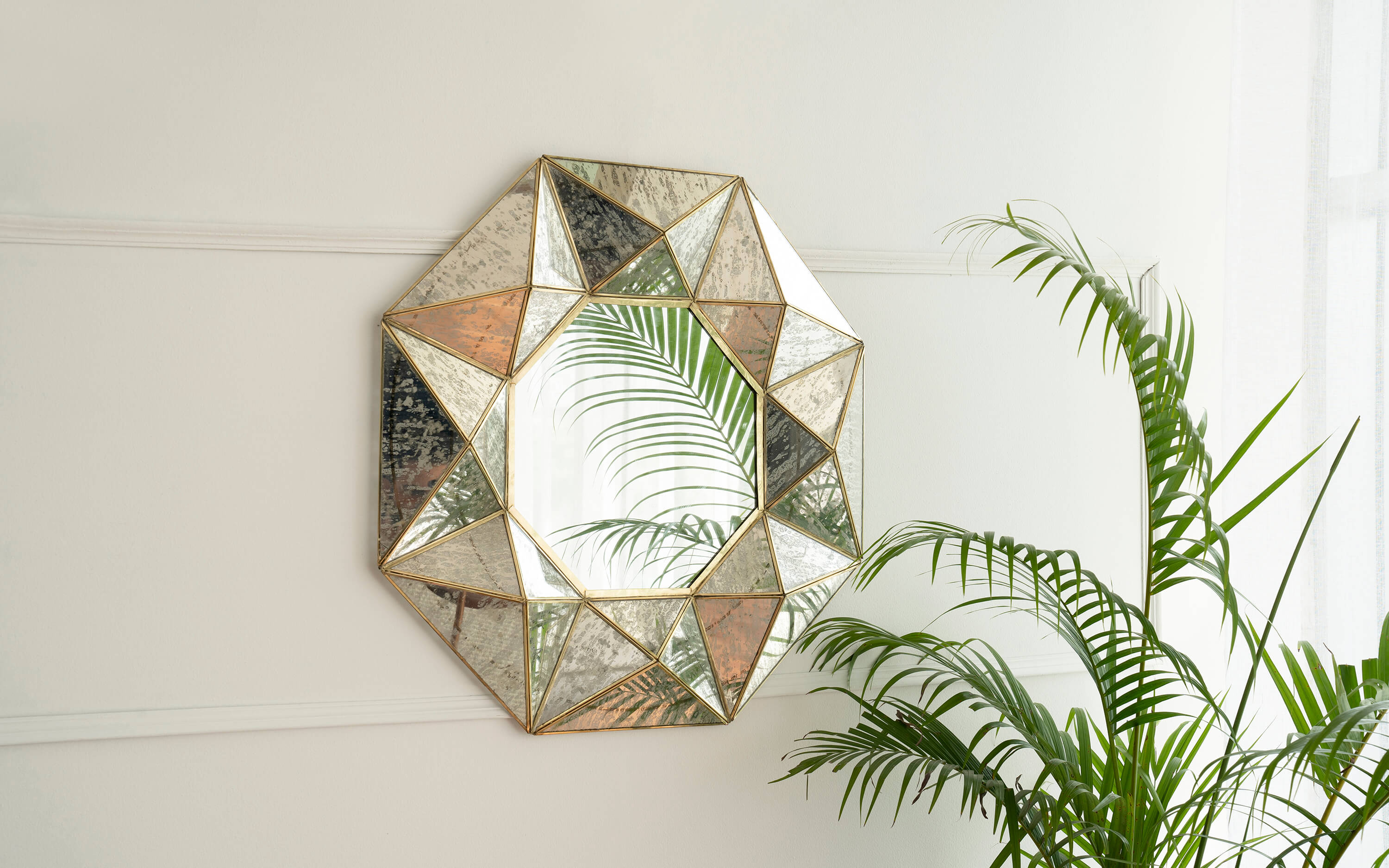 Hera Stylish Round Wall Mirror. Mirror for Dressing Room
