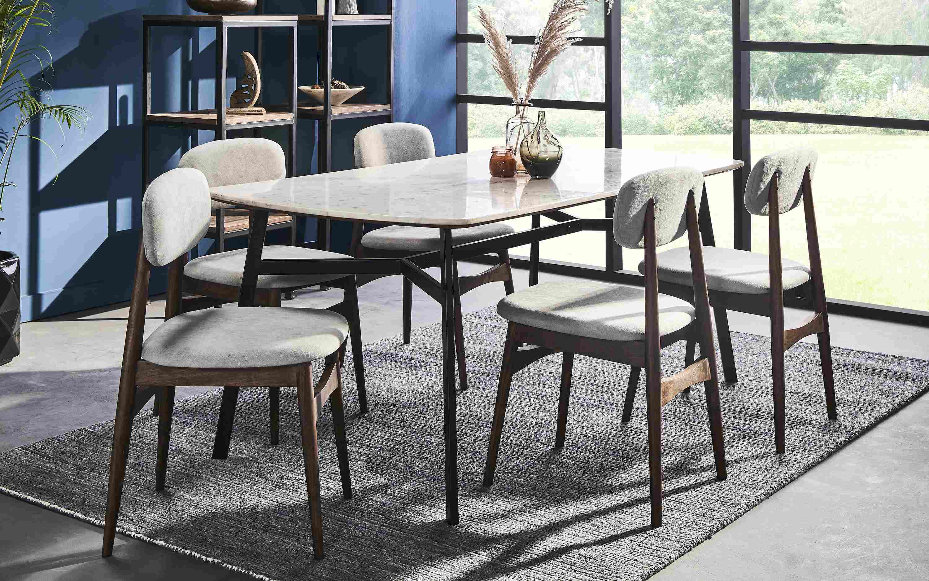 Acme Dining Table With 6 Chairs - Rugs: Softness Underfoot