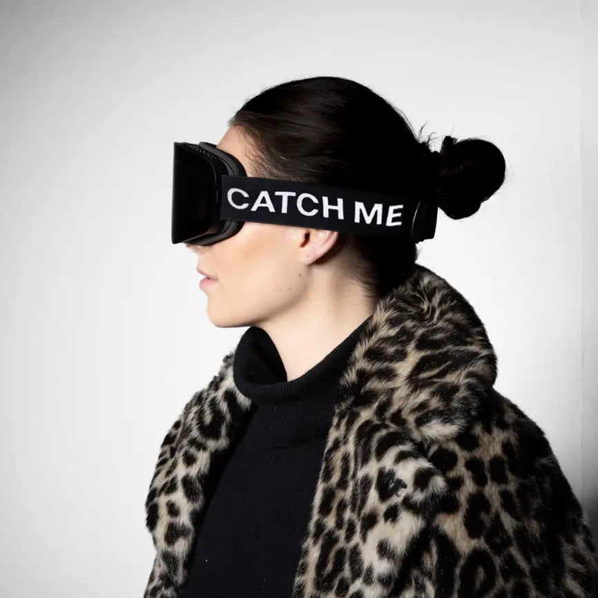 Ski goggles Catch Me — front profile on model with leopard coat