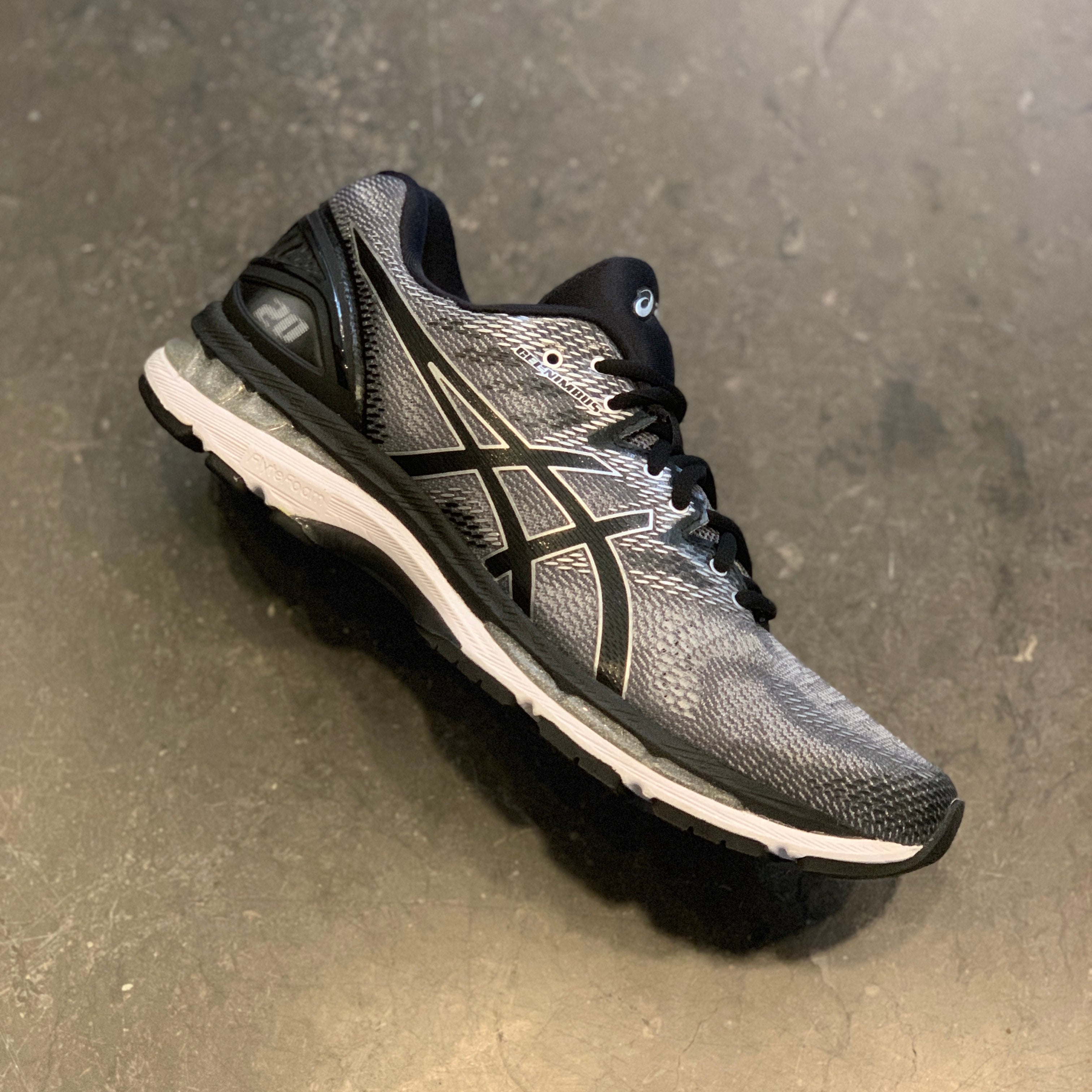 asics gel nimbus 20 grey