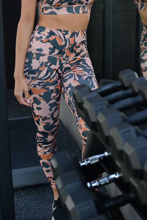 Neutral Toned Geo Print Active Workout Leggings – ICONOFLASH