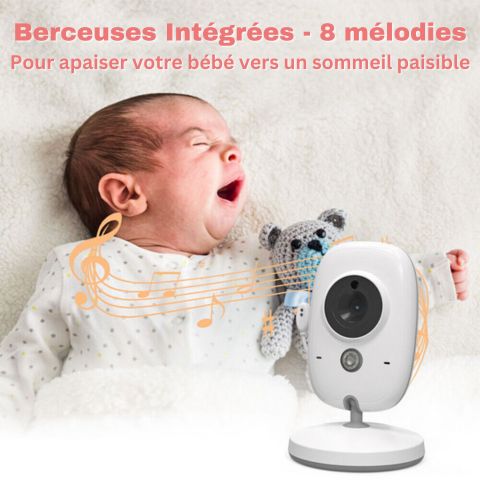 Bébé bâillant allongé à côté d'un babyphone vidéo dotée de berceuses intégrées, avec 8 mélodies apaisantes jouant pour assurer un sommeil paisible.