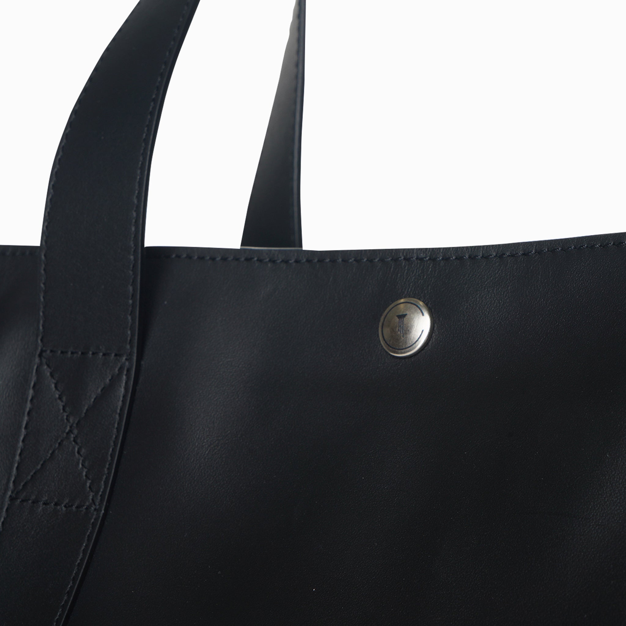 Pillar Tote Leather