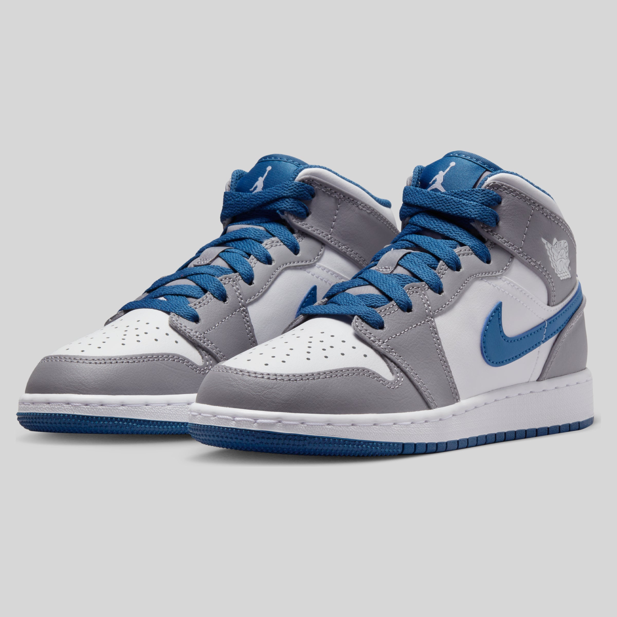 are jordan 1 mid true to size