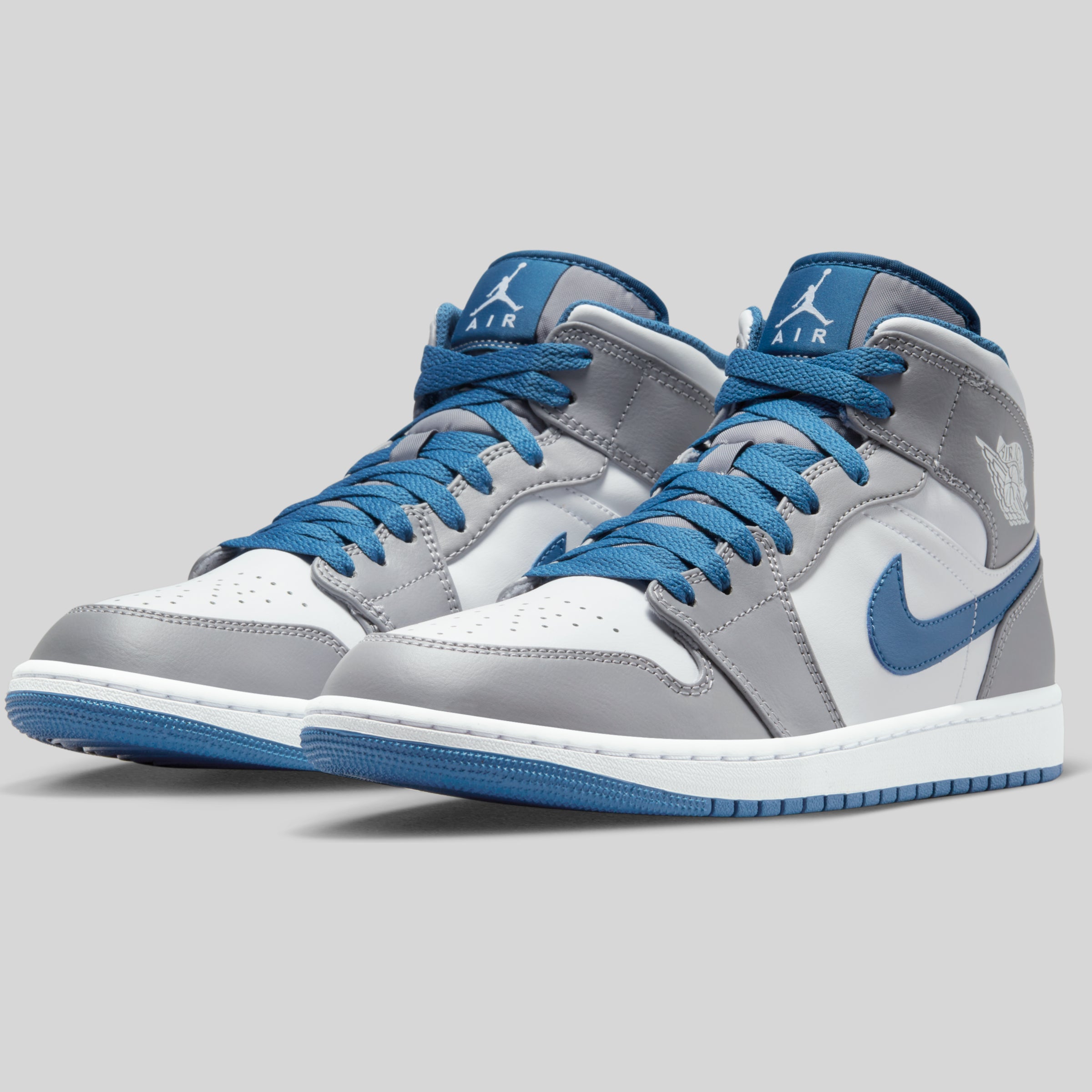 carolina blue jordan's retro 1