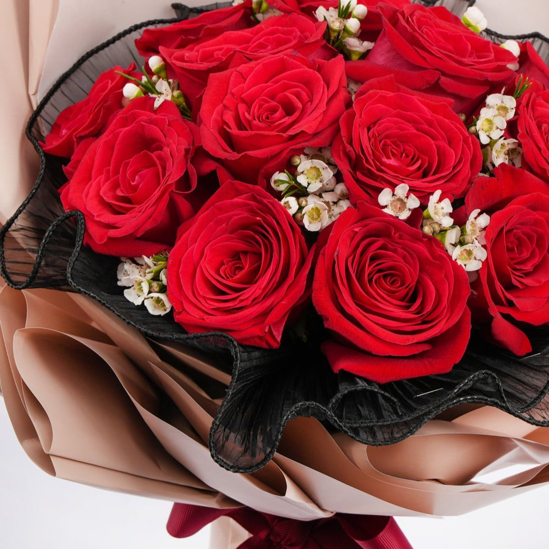 15 Red Roses Bouquet for Love Ones
