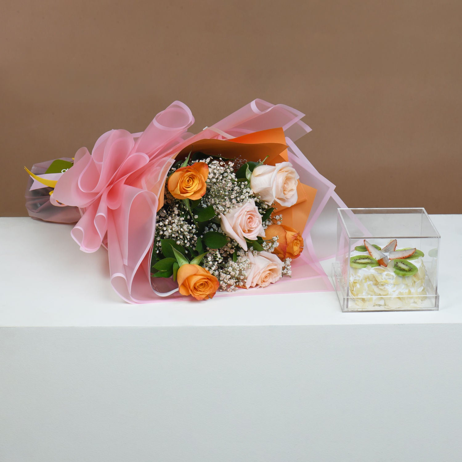 Beautiful Roses Bouquet with Fruit Cake