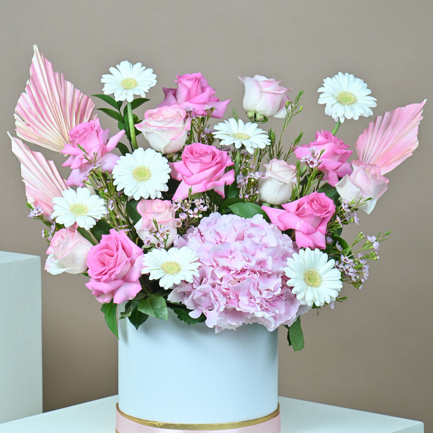 Dazzling Flowers Arrangement