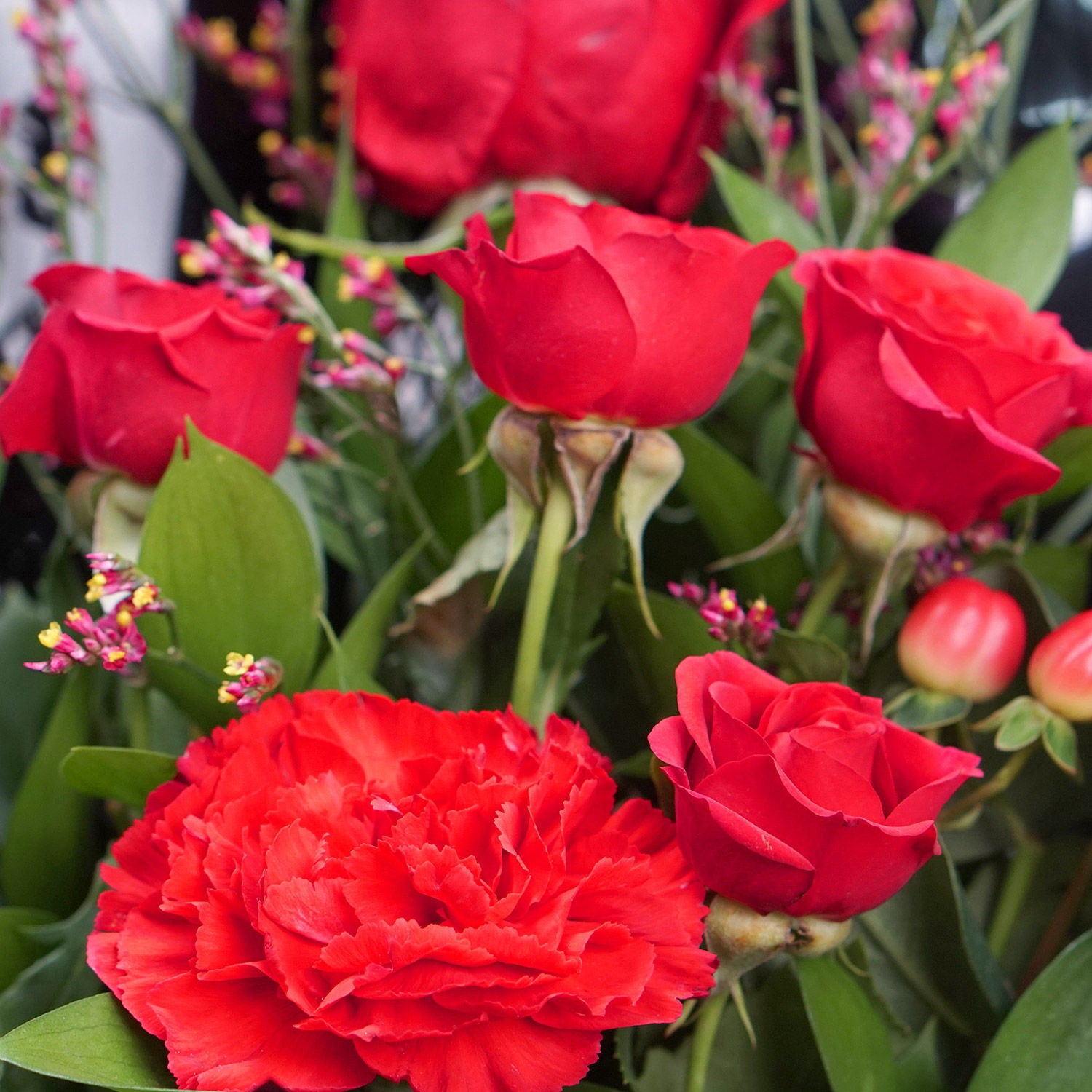 Luxurious Mixed Flowers Bouquet