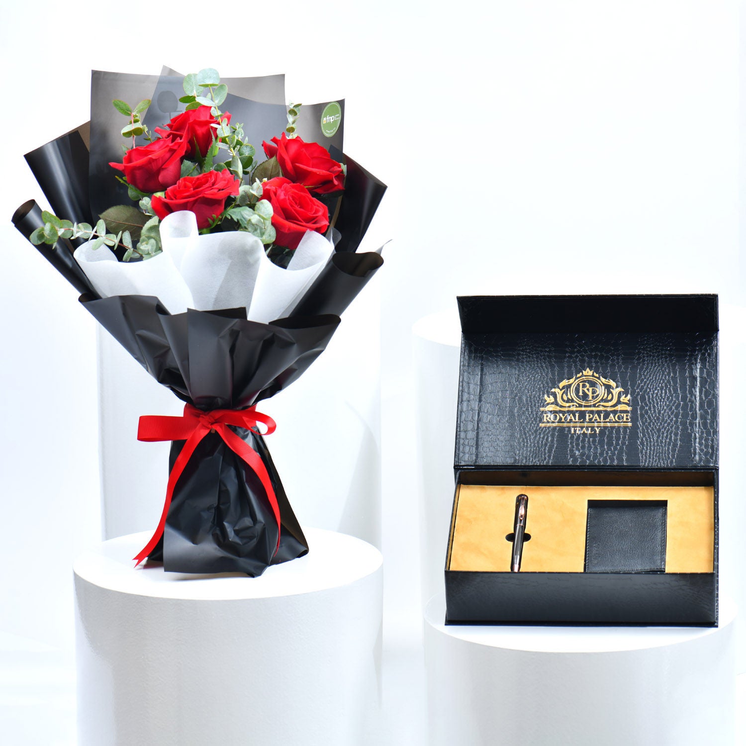 Regal Bouquet with Royal Palace Gift Set
